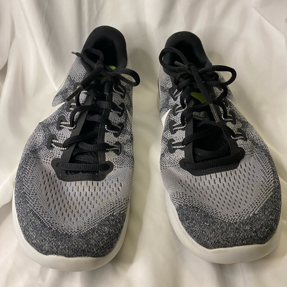 Nike Free RN Running Shoes Size 9.5